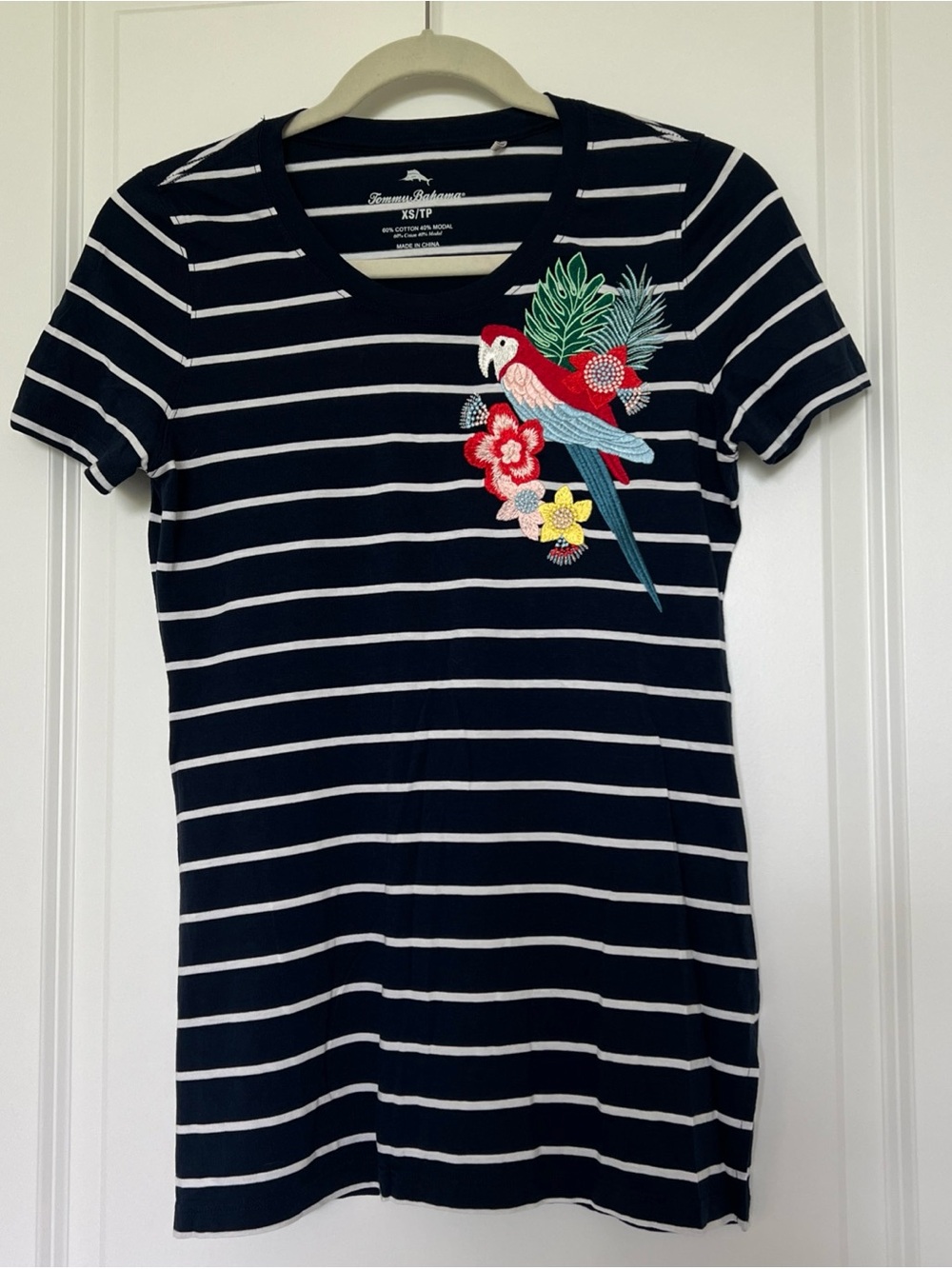 Tommy Bahama Navy/White Striped Tee withTropical Parrot silk embroidery XS GREAT